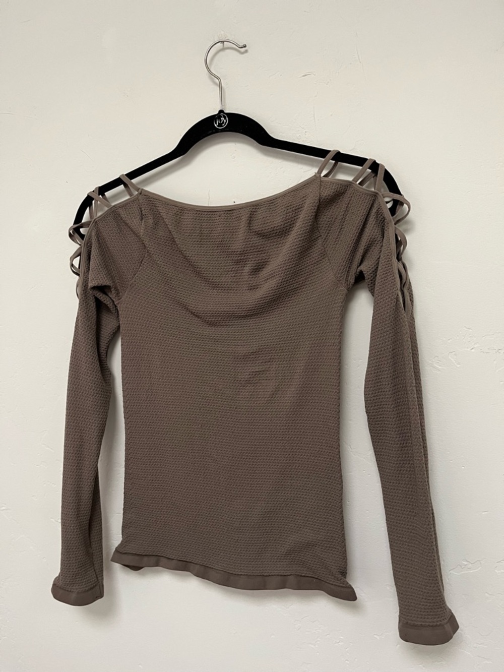 Intimately Free People Women’s Cold-Shoulder Long Sleeve Top in Taupe Sz M-L